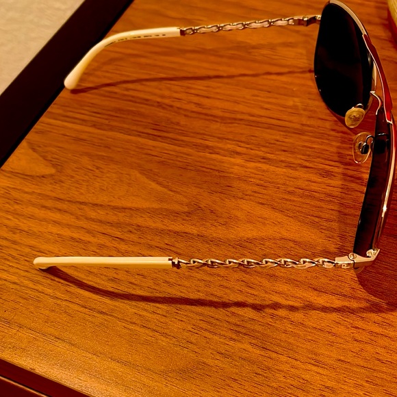 Chanel aviator sunglasses - Picture 3 of 5